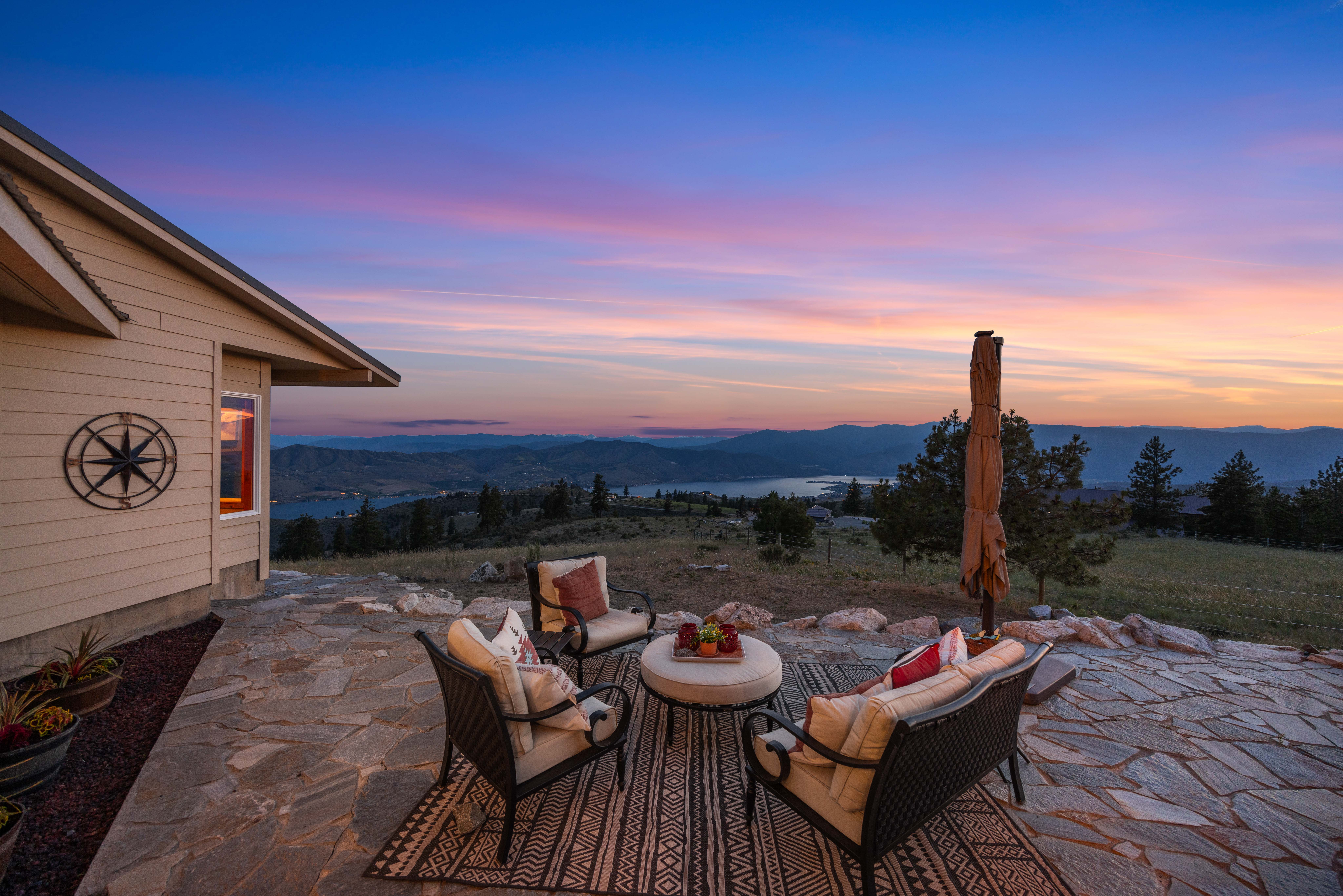 Alpine Ranch with Panoramic Lake Chelan & Mountain Views - Image 6