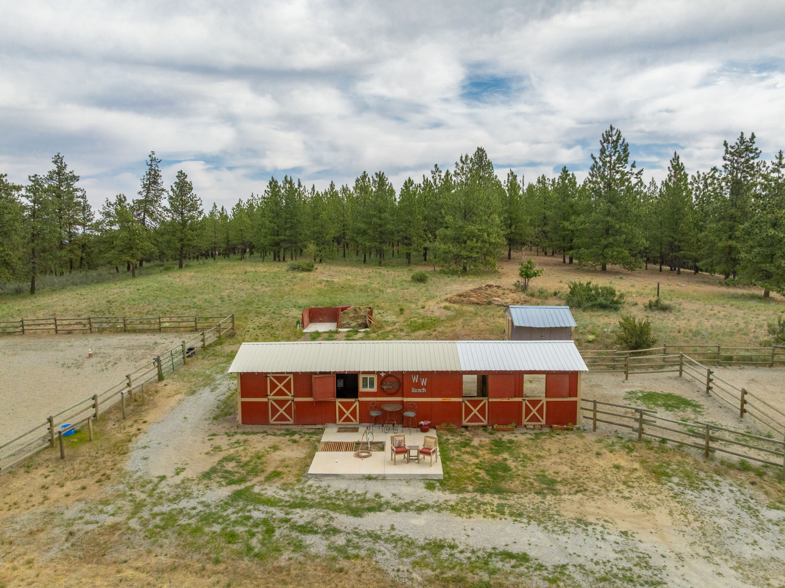 Alpine Ranch with Panoramic Lake Chelan & Mountain Views - Image 7