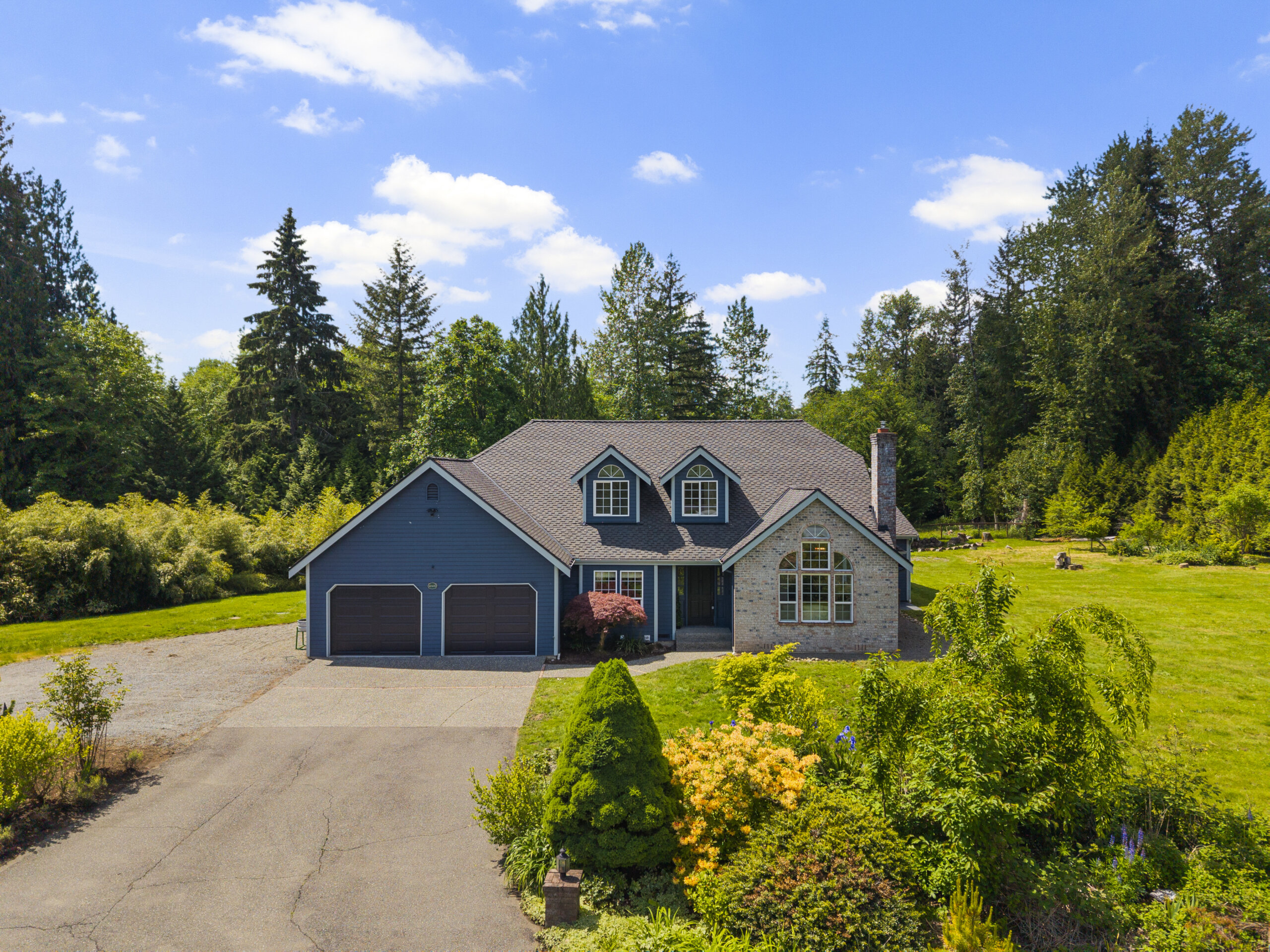 Reduced! 4.74 Acre Luxury Estate with Hobby Farm in Duvall - Image 5