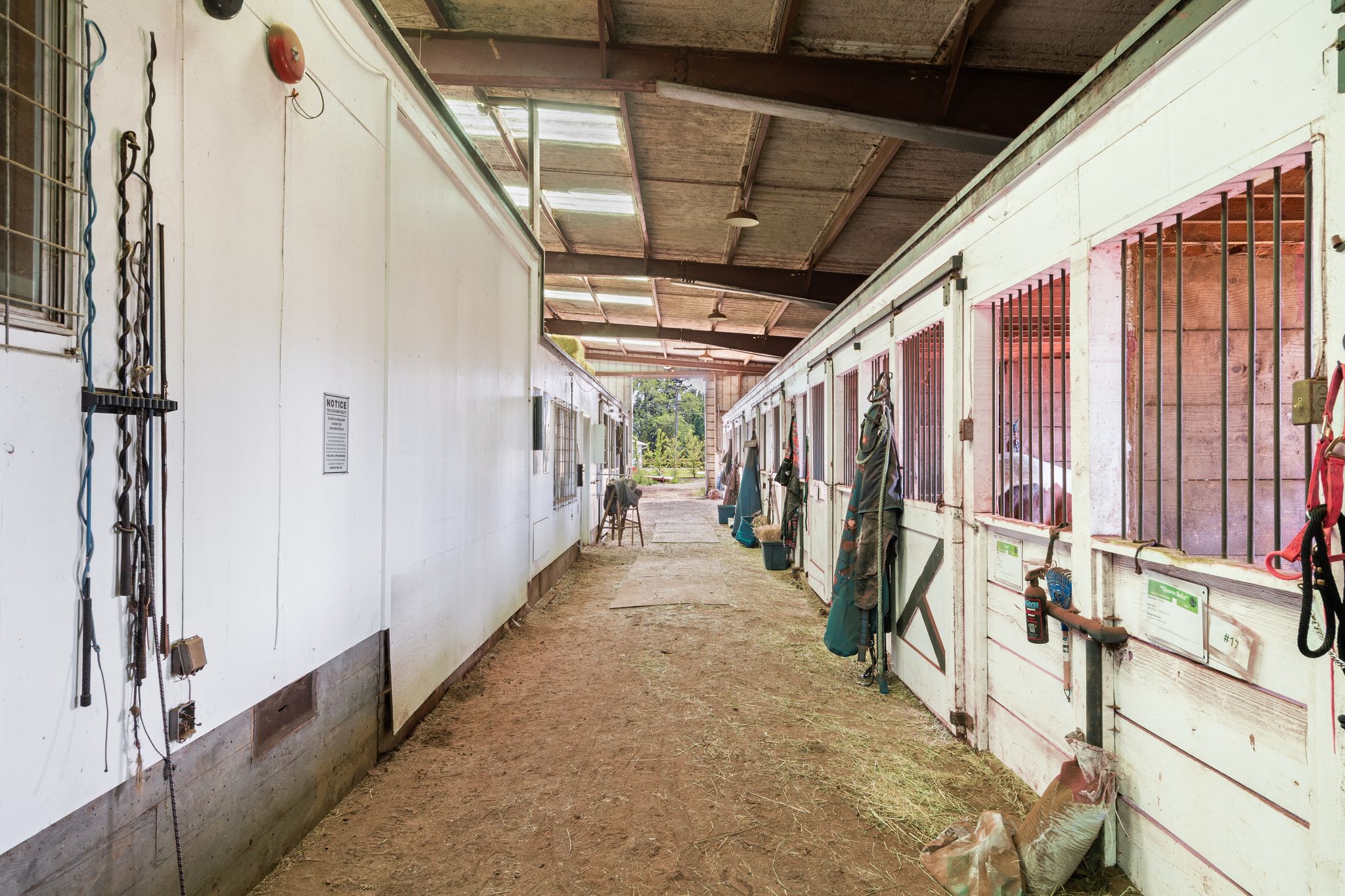 72 Acre Equestrian Estate 17 stalls/arena - Image 7