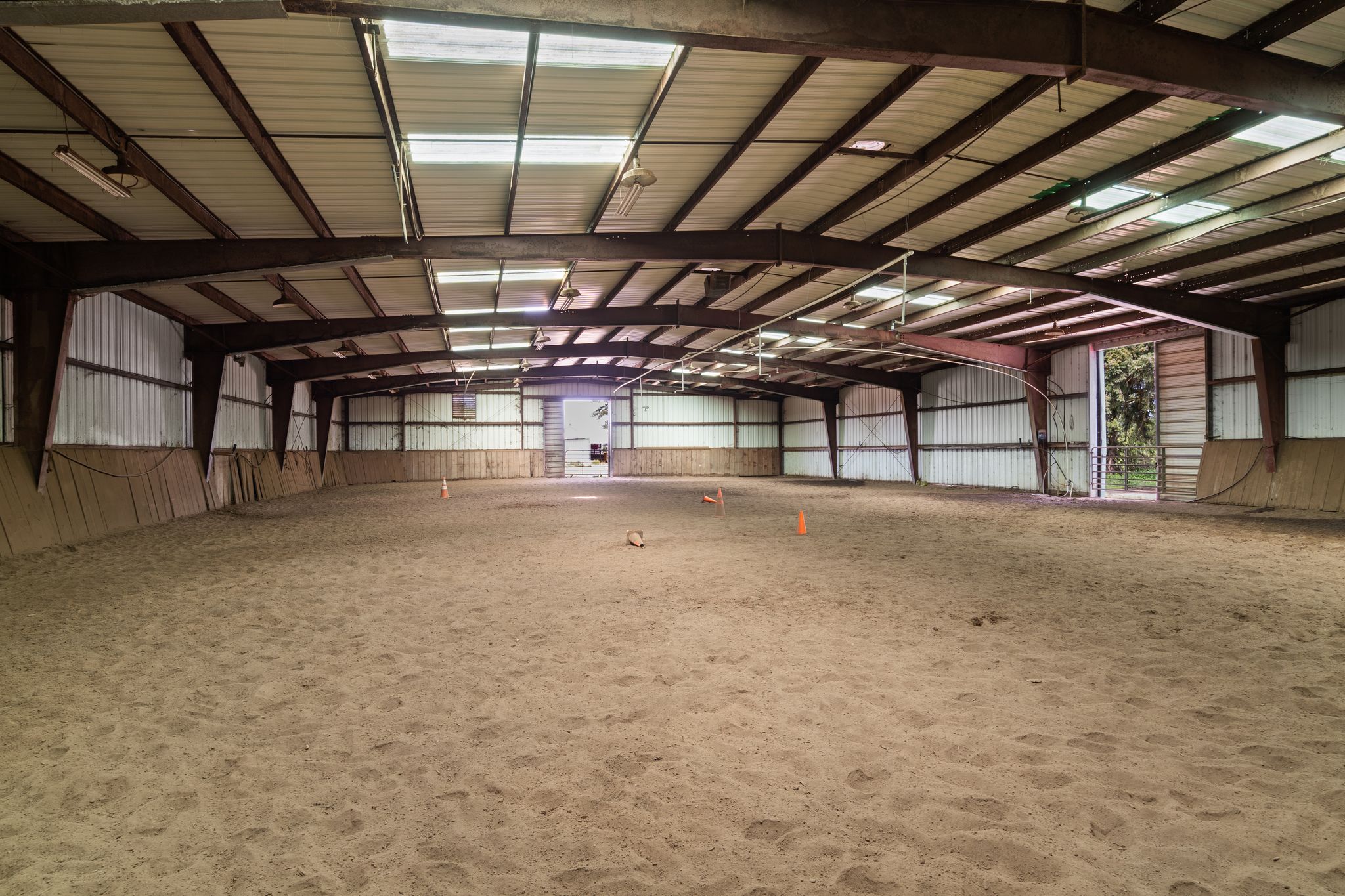 72 Acre Equestrian Estate 17 stalls/arena - Image 8