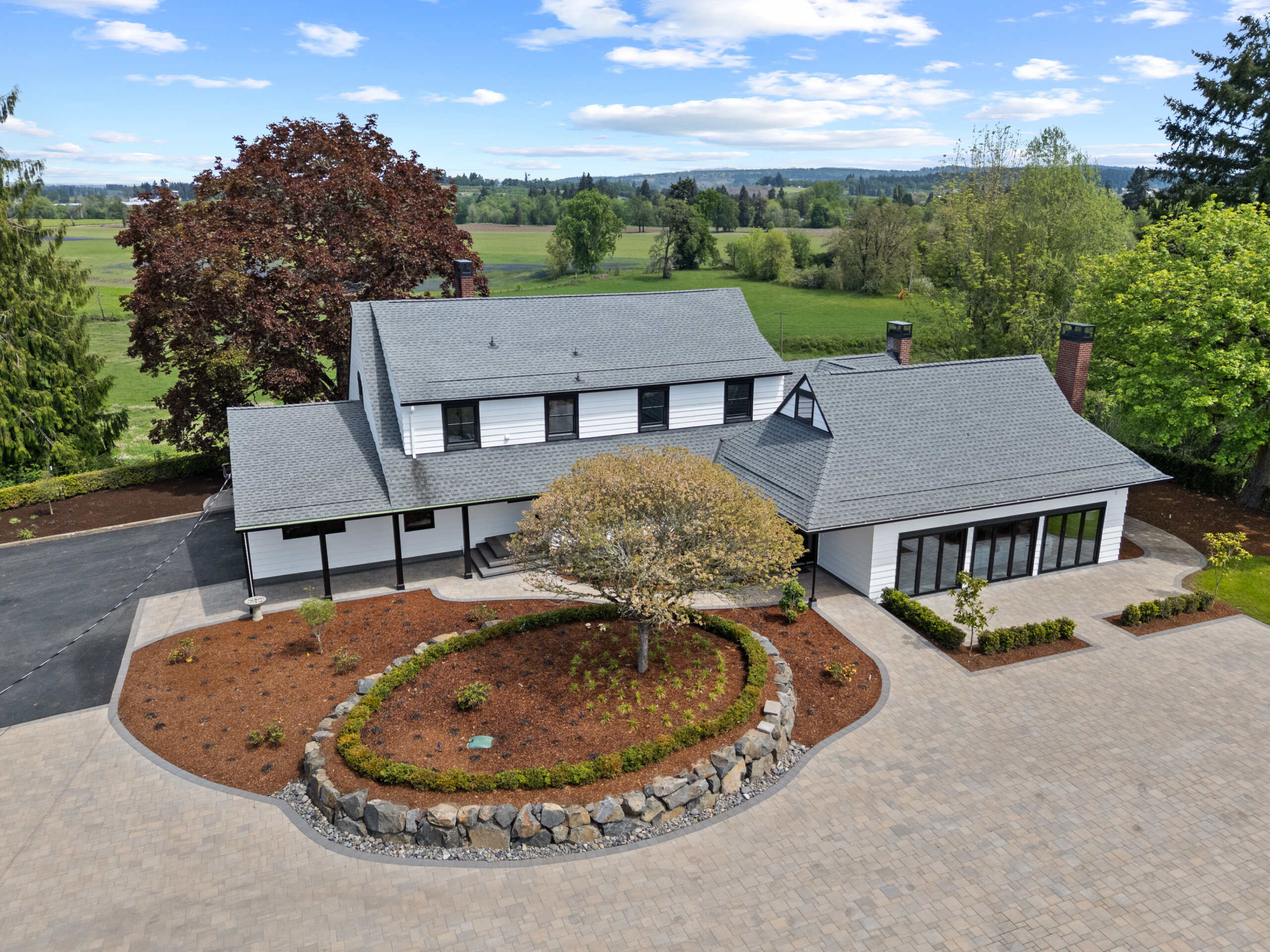 72 Acre Equestrian Estate 17 stalls/arena