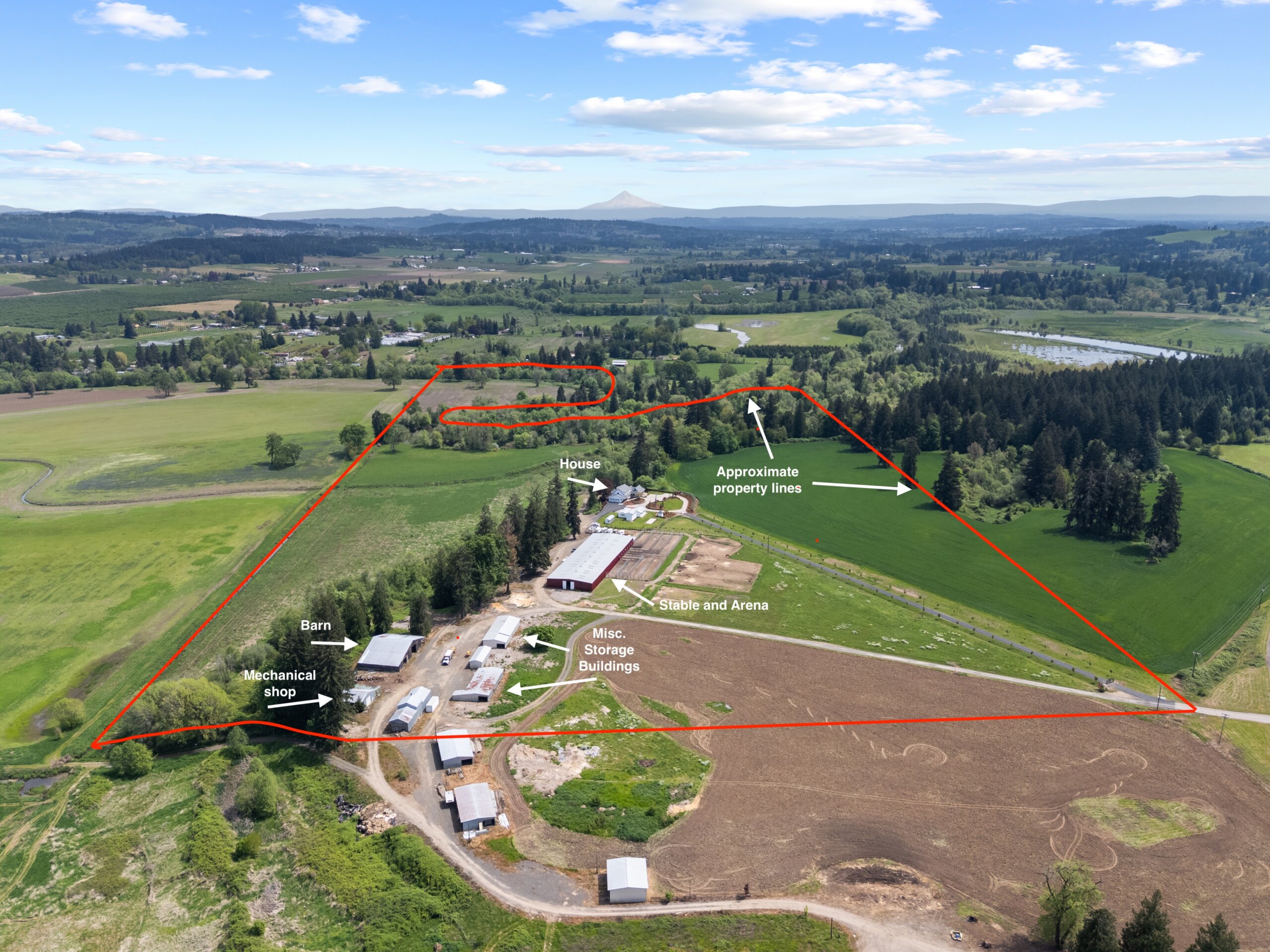 72 Acre Equestrian Estate 17 stalls/arena - Image 9